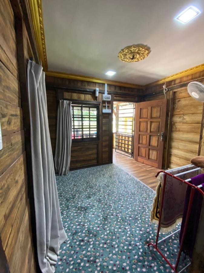 Homestay Dusun Ana Balun Slim River Esterno foto
