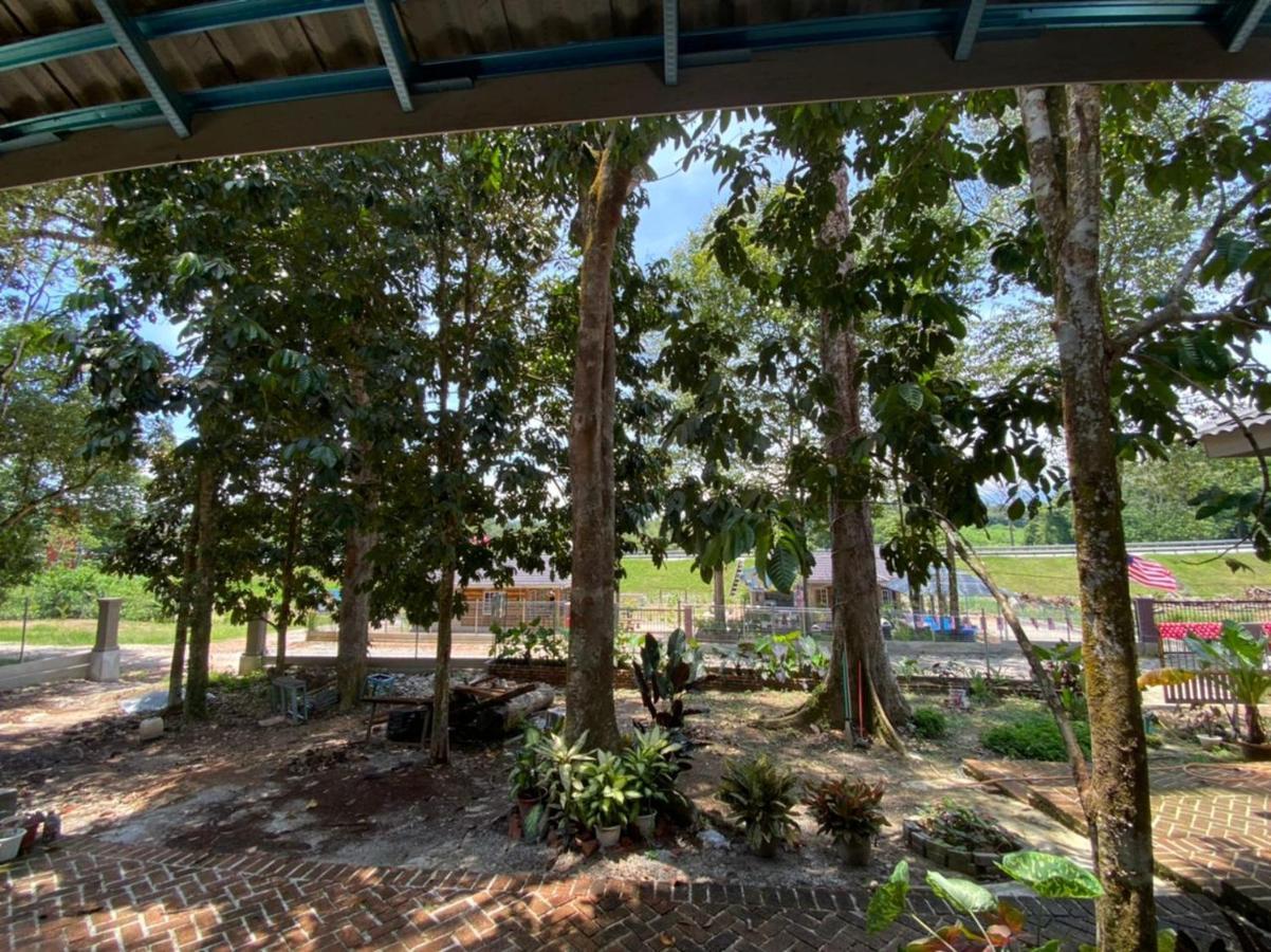 Homestay Dusun Ana Balun Slim River Esterno foto