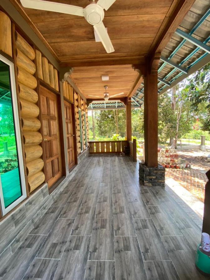 Homestay Dusun Ana Balun Slim River Esterno foto